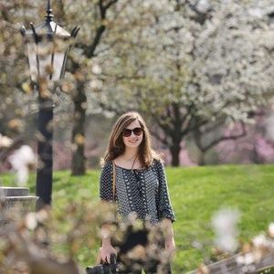 Meet your Posher, Julia